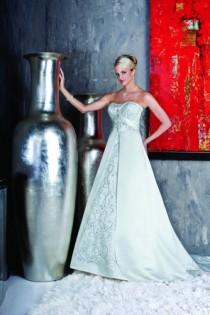 wedding photo -  DaVinci Bridal