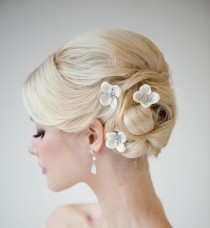 wedding photo - Gorgeous Wedding Hair ♥ Sleek Wedding Bun 