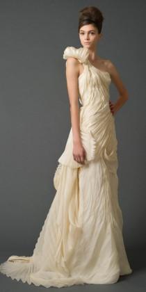 wedding photo - Couture-Inspired Brautkleider